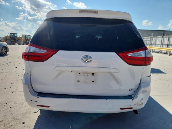 2015 TOYOTA SIENNA
