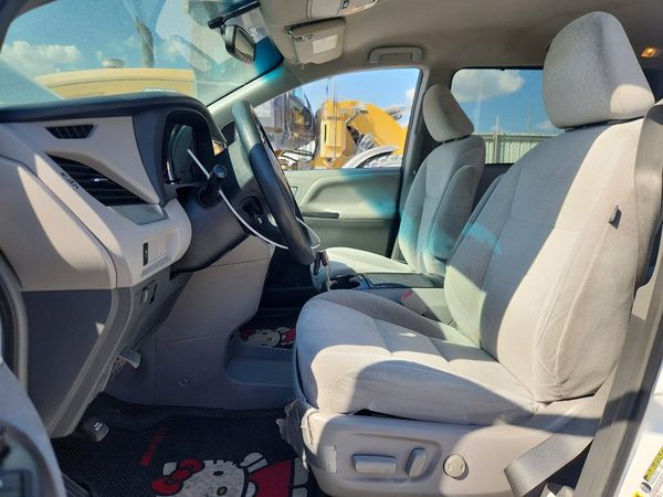 2015 TOYOTA SIENNA