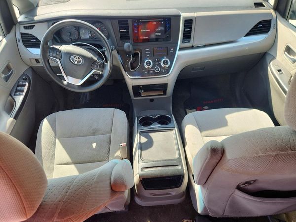 2015 TOYOTA SIENNA