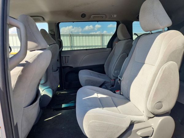 2015 TOYOTA SIENNA