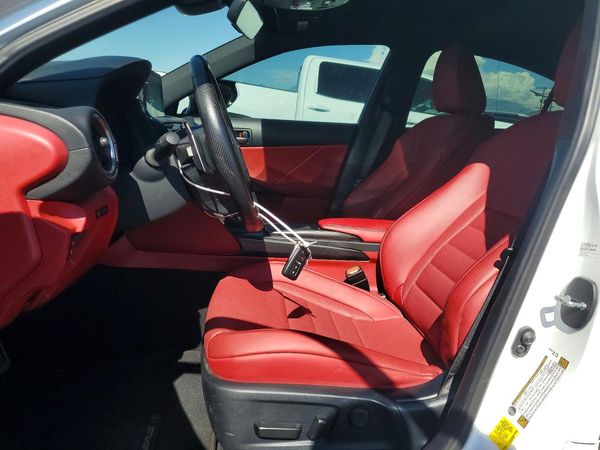 2021 LEXUS IS