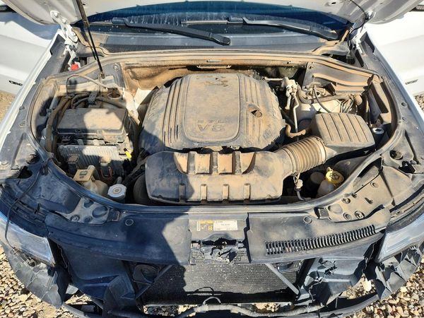 2017 JEEP GRAND CHEROKEE Summit — Engine bay
