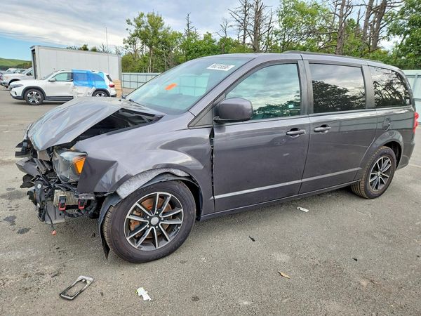 2018 DODGE CARAVAN GT (US), GT FWD (Can) — Front 3/4