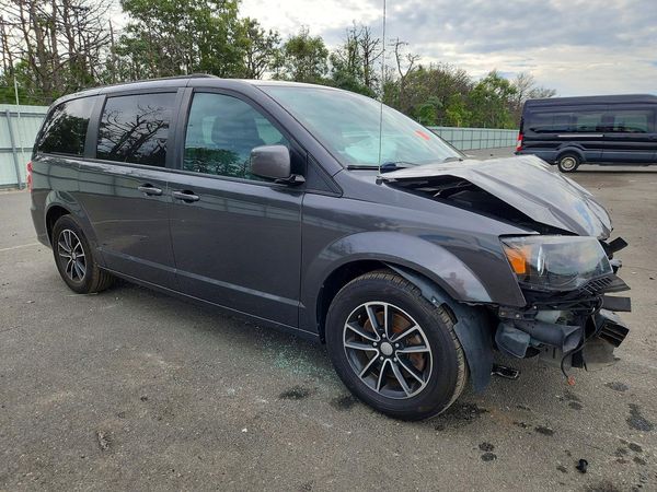 2018 DODGE CARAVAN GT (US), GT FWD (Can) — Passenger 3/4