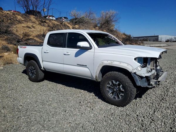 2017 TOYOTA TACOMA