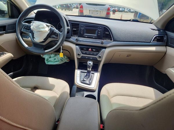 2017 HYUNDAI ELANTRA SE Base