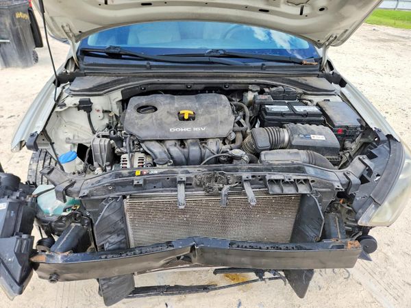 2017 HYUNDAI ELANTRA SE Base
