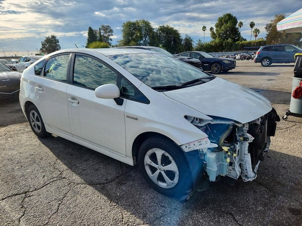 2015 TOYOTA PRIUS