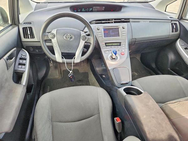 2015 TOYOTA PRIUS