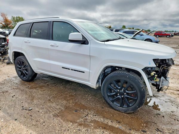 2020 JEEP GRAND CHEROKEE — Passenger 3/4