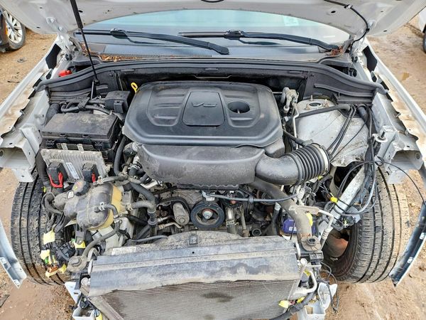 2020 JEEP GRAND CHEROKEE — Engine bay