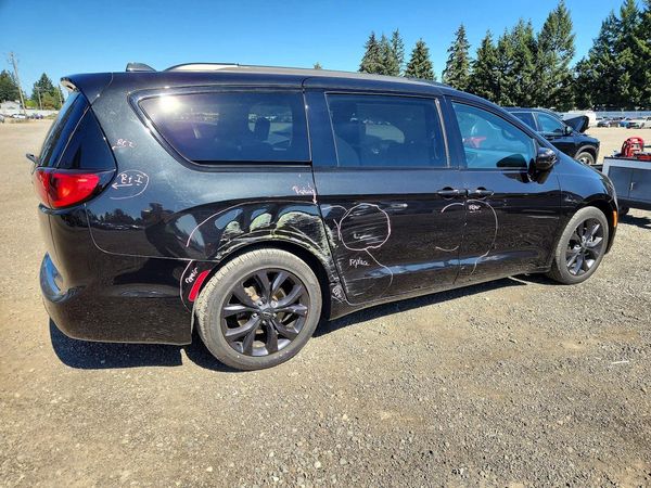 2020 CHRYSLER PACIFICA