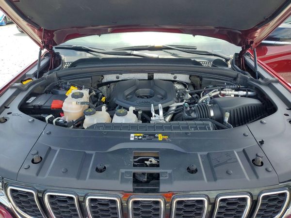 2023 JEEP GRAND CHEROKEE 4XE — Engine bay