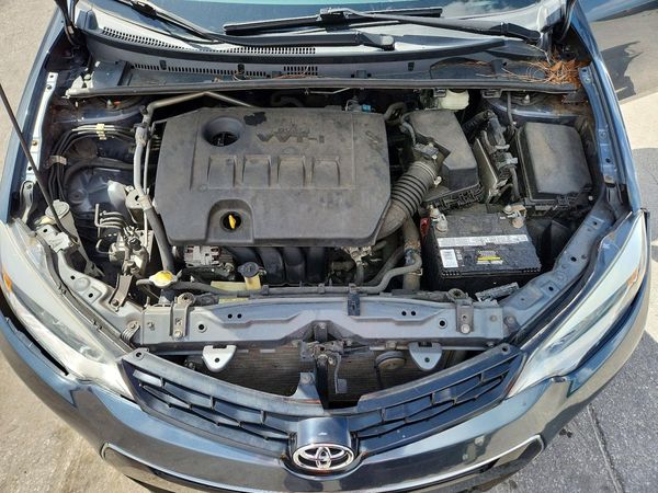 2015 TOYOTA COROLLA L/LE — Engine bay
