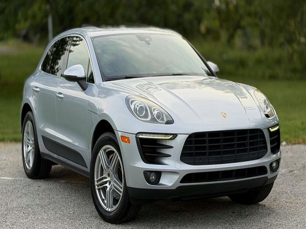 2017 PORSCHE MACAN