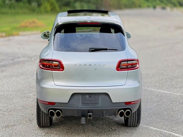 2017 PORSCHE MACAN