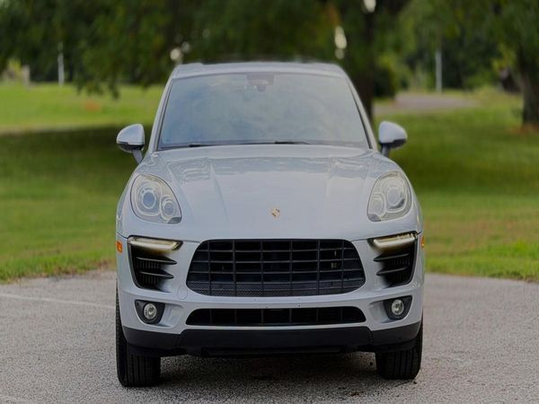 2017 PORSCHE MACAN