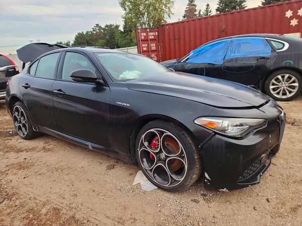 2022 ALFA ROMEO GIULIA TI AWD — Passenger 3/4