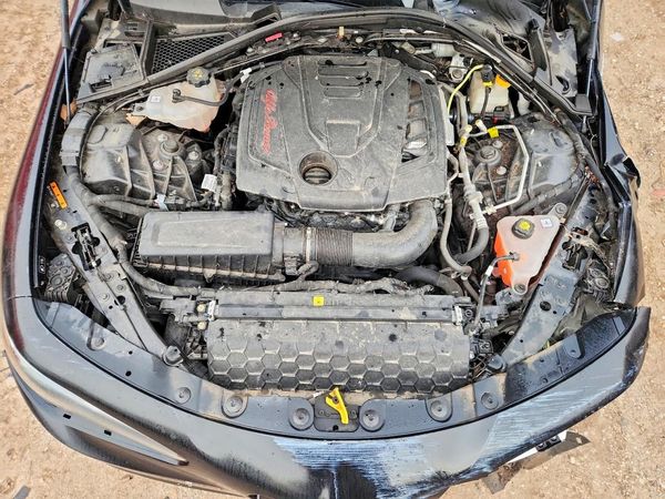 2022 ALFA ROMEO GIULIA TI AWD — Engine bay