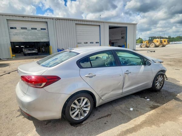 2017 KIA FORTE