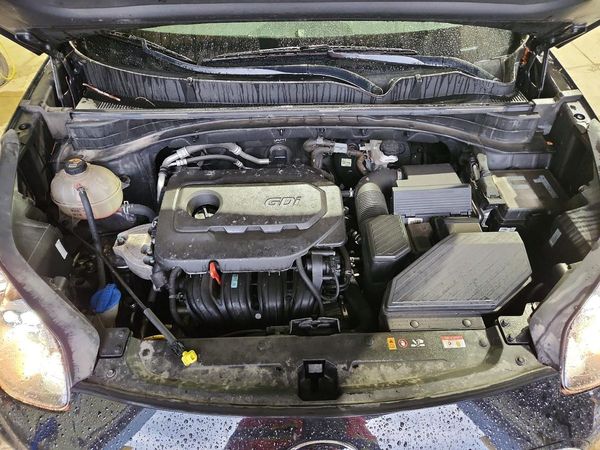 2022 KIA SPORTAGE — Engine bay