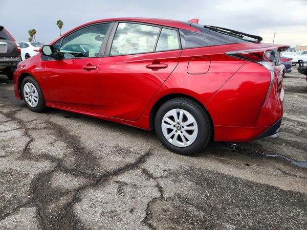 2016 TOYOTA PRIUS
