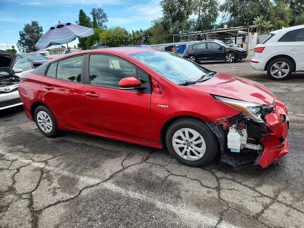 2016 TOYOTA PRIUS