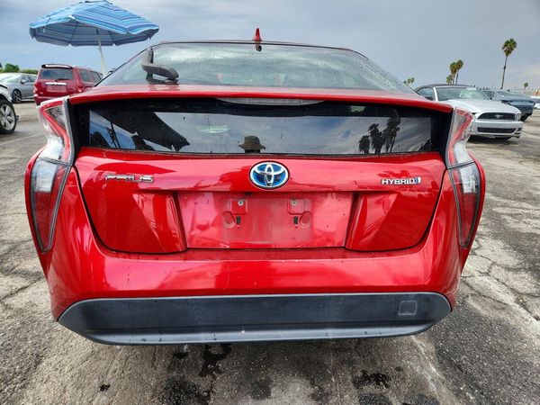 2016 TOYOTA PRIUS