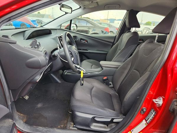 2016 TOYOTA PRIUS