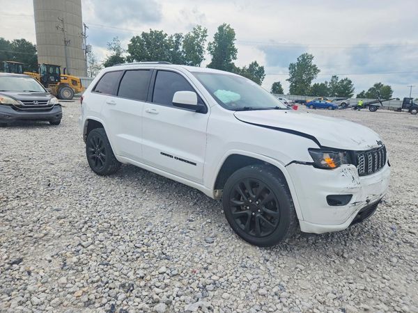 2020 JEEP GRAND CHEROKEE Laredo