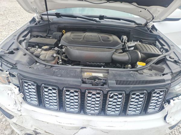 2020 JEEP GRAND CHEROKEE Laredo