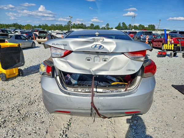 2013 HYUNDAI ELANTRA