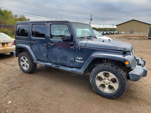 2017 JEEP WRANGLER UNLIMITED Unlimited Sahara — Passenger 3/4