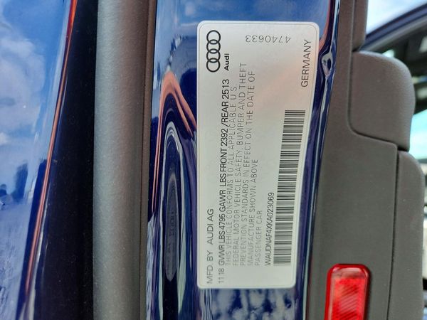 2019 AUDI A4 quattro Premium