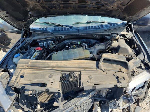 2020 FORD F150 — Engine bay