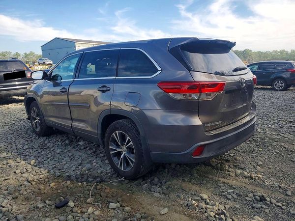 2018 TOYOTA HIGHLANDER LE/LE Plus