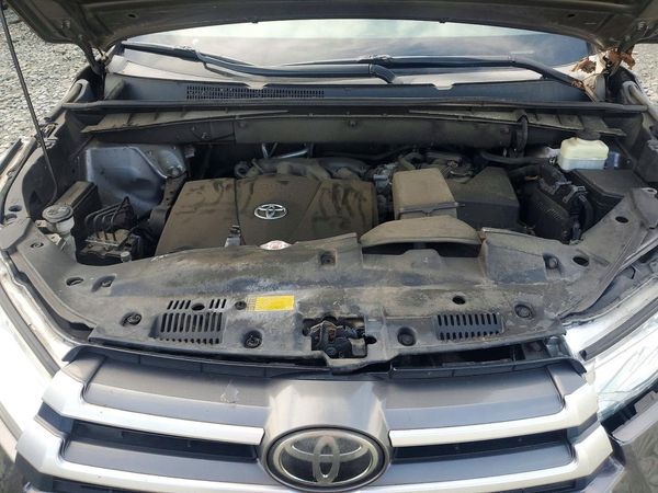 2018 TOYOTA HIGHLANDER LE/LE Plus