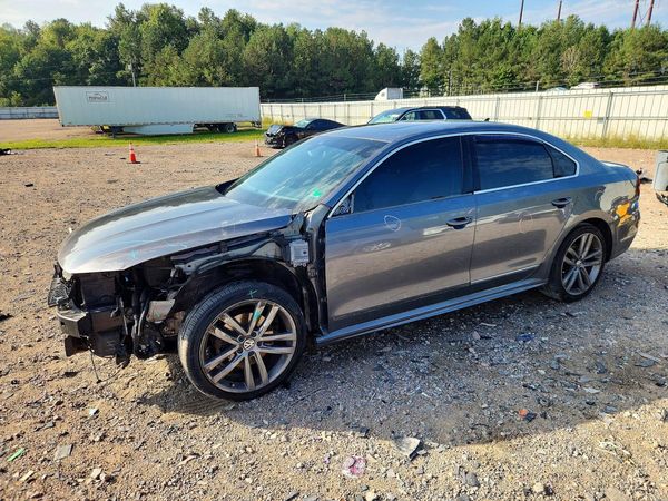 2019 VOLKSWAGEN PASSAT