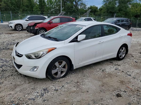 2013 HYUNDAI ELANTRA