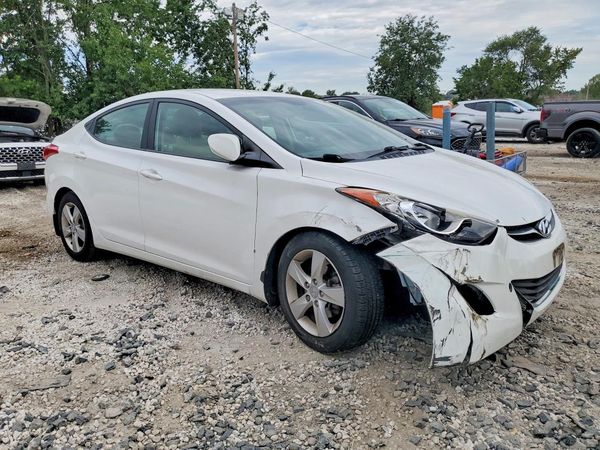 2013 HYUNDAI ELANTRA