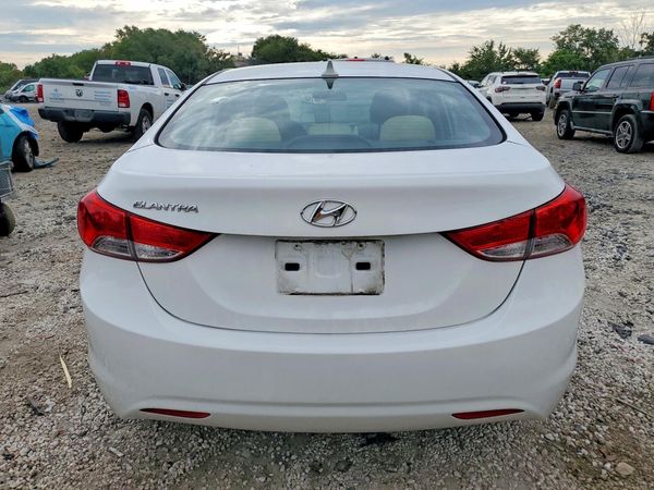 2013 HYUNDAI ELANTRA