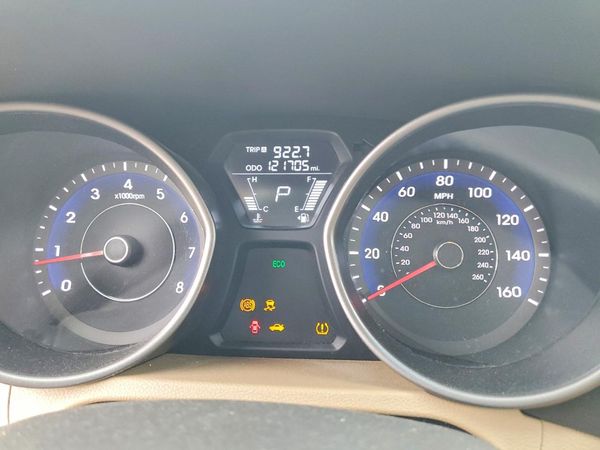 2013 HYUNDAI ELANTRA