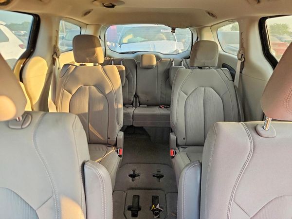 2017 CHRYSLER PACIFICA — SUVN