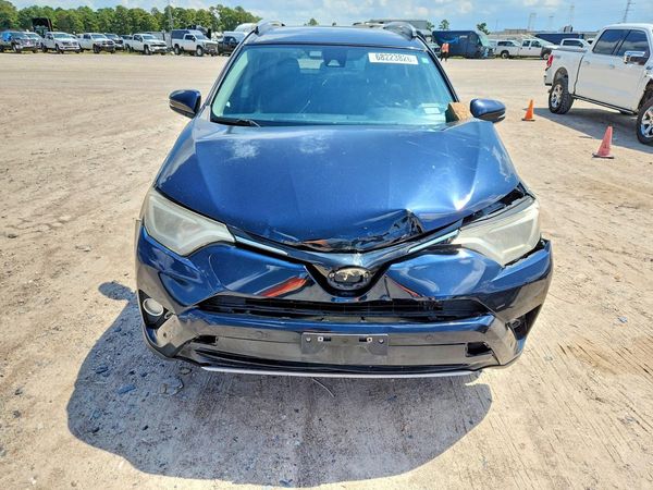 2018 TOYOTA RAV4 Adventure/XLE