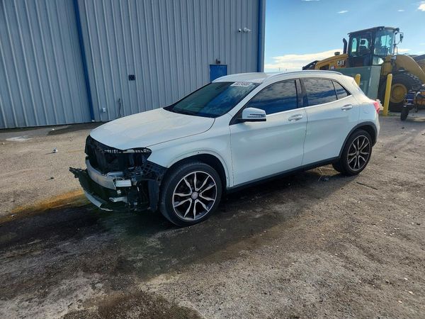 2016 MERCEDES-BENZ GLA