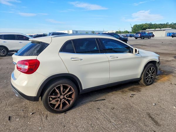 2016 MERCEDES-BENZ GLA GLA250