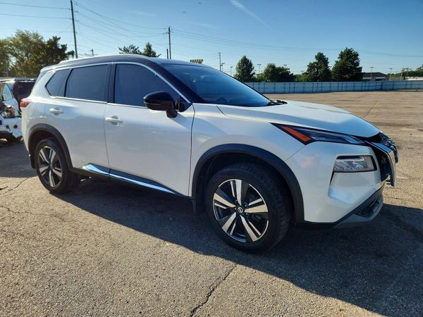 2021 NISSAN ROGUE SL — Passenger 3/4