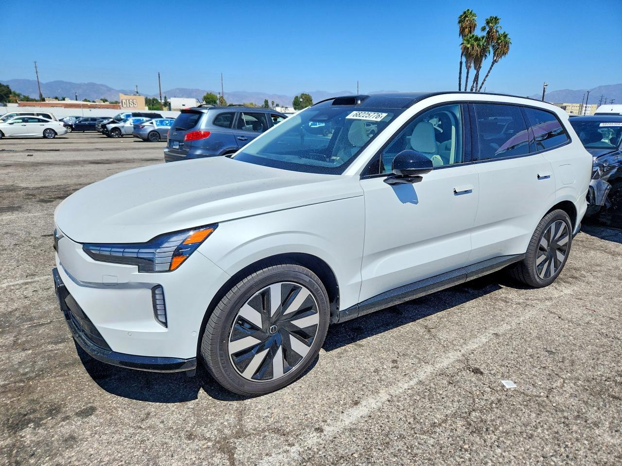 2025 VOLVO EX90 Ultra