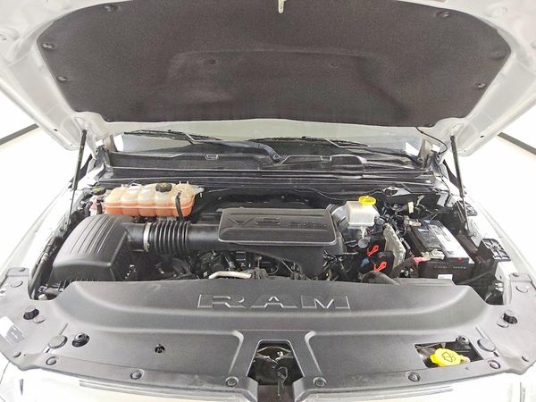 2020 RAM 1500 Big Horn, Lonestar — Engine bay