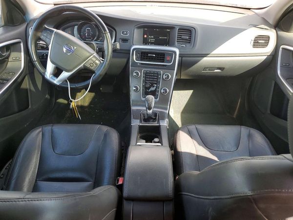 2016 VOLVO V60